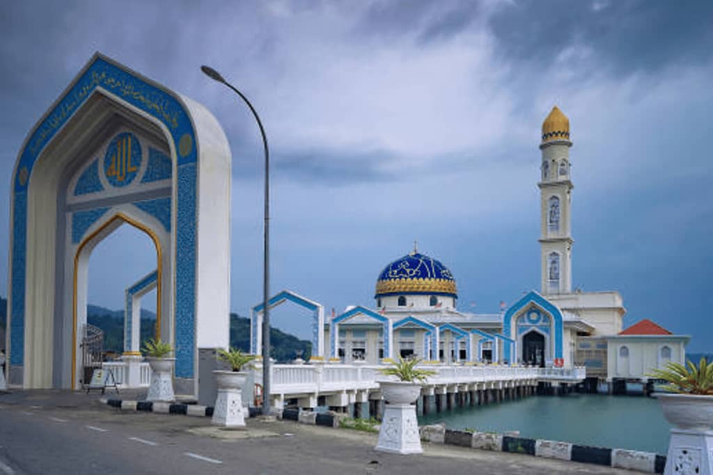 Masjid-Seribu-Selawat-di-Pulau-Pangkor